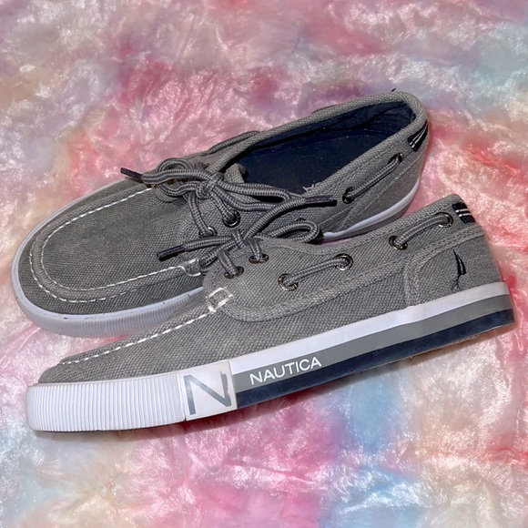 Boys Nautica boat shoes - Picture 1 of 2
